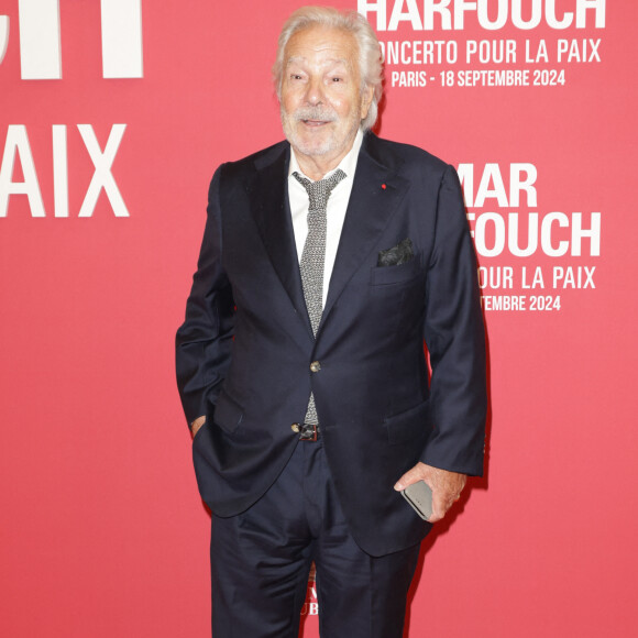 Pierre Arditi au photocall du "concerto pour la paix" de Omar Harfouch au Théâtre des Champs-Elysées à Paris le 18 septembre 2024. © Coadic Guirec / Bestimage 