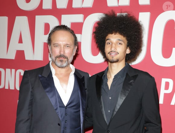 Vincent Perez et son fils Pablo au photocall du "concerto pour la paix" de Omar Harfouch au Théâtre des Champs-Elysées à Paris le 18 septembre 2024. © Coadic Guirec / Bestimage 