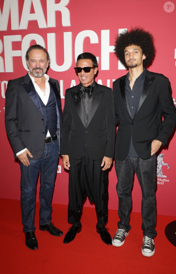 Omar Harfouch, Vincent Perez et son fils Pablo au photocall du "concerto pour la paix" de Omar Harfouch au Théâtre des Champs-Elysées à Paris le 18 septembre 2024. © Coadic Guirec / Bestimage 