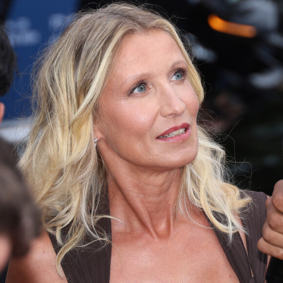 Alexandra Lamy - Montée des marches du film " Le deuxième acte " pour la cérémonie d'ouverture du 77ème Festival International du Film de Cannes, au Palais des Festivals à Cannes. Le 14 mai 2024