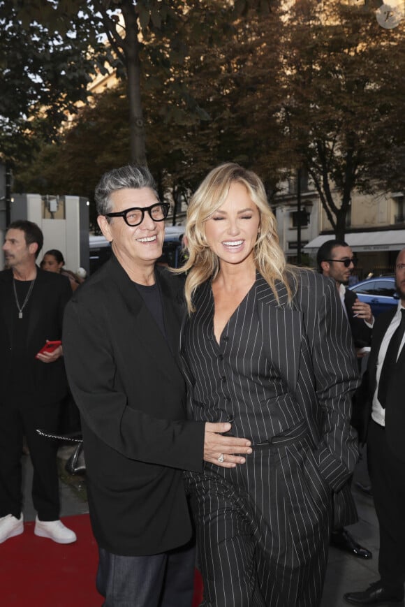 Marc Lavoine et sa compagne Adriana Karembeu arrivant au "Concerto pour la Paix" organisé par Omar Harfouch au Théâtre des Champs Élysées à Paris, France, le 18 Septembre 2024