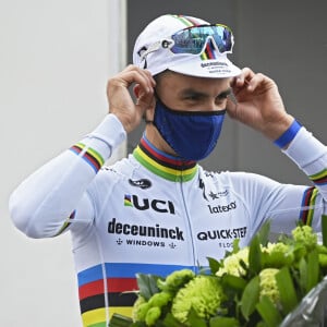 Le cycliste français Julian Alaphilippe remporte sa troisième Flèche Wallonne à Huy en Belgique, le 21 avril 2021, après ses précédentes victoires en 2018 et 2019. Il a devancé Primoz Roglic (Jumbo-Visma) et Alejandro Valverde (Movistar). © Photo News / Panoramic / Bestimage