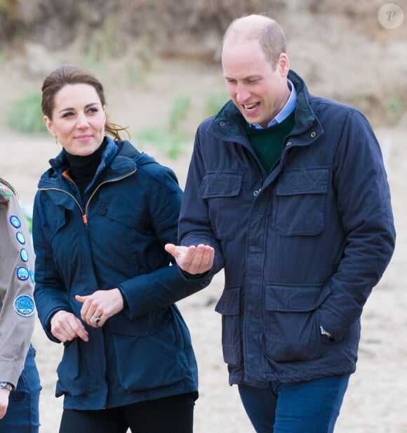 Kate Middleton se porte comme un charme !
Londres, ROYAUME-UNI - La duchesse de Cambridge, Kate Middleton, a fait le point sur son traitement et son rétablissement.