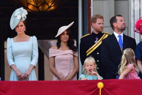 Catherine (Kate) Middleton, duchesse de Cambridge, le prince Harry, duc de Sussex, et Meghan Markle, duchesse de Sussex, Peter Phillips et sa femme Autumn Phillips avec leurs enfants Savannah et Isla - Les membres de la famille royale britannique lors du rassemblement militaire "Trooping the Colour" (le "salut aux couleurs"), célébrant l'anniversaire officiel du souverain britannique. Cette parade a lieu à Horse Guards Parade, chaque année au cours du deuxième samedi du mois de juin. Londres, le 9 juin 2018. 