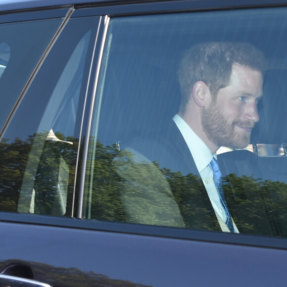 Le prince Harry, duc de Sussex, et Meghan Markle, duchesse de Sussex, arrivent à Buckingham Palace pour l'anniversaire du prince Charles, qui pour ses 70 ans a décidé de le fêter avec 6 mois d'avance. Une fête plus intime aura lieu le jour J, le 14 novembre 2018. 