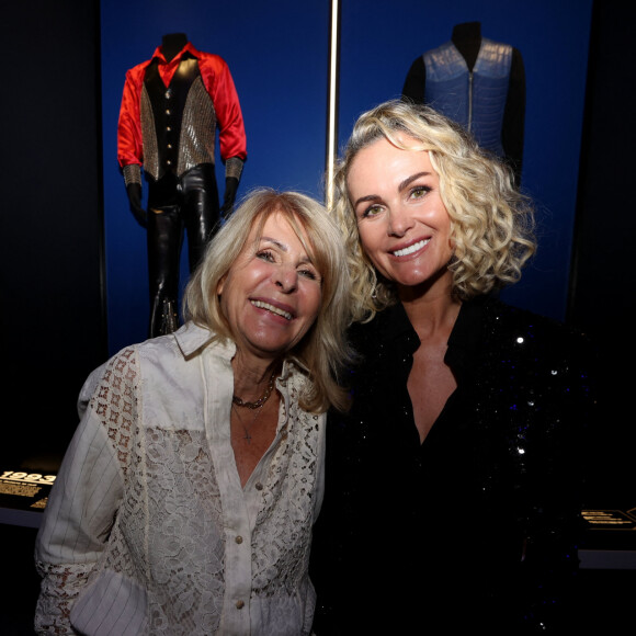 Exclusif - Laeticia Hallyday et sa mére Françoise Thibaut - Vernissage de l'exposition "Johnny Hallyday, l'exposition" au Palais des Expositions à Paris. Le 21 décembre 2023 © Dominique Jacovides / Bestimage 