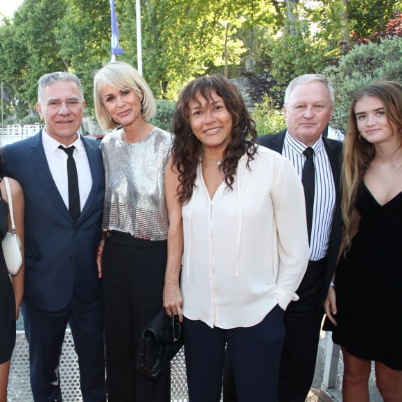 Exclusif - Thierry Chassagne et sa femme Rose-Hélène Chassagne avec Laeticia Hallyday, ses filles Jade et Joy, son père André Boudou et sa demi-soeur Alcéa. © Bertrand Rindoff/Bestimage 