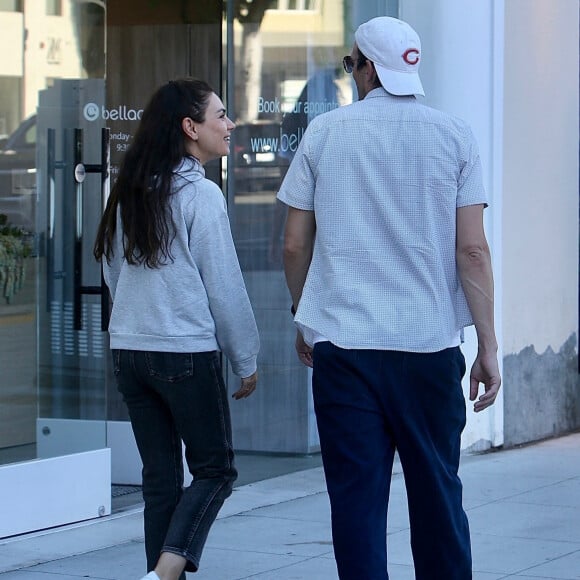 Beverly Hills, CA - EXCLUSIF - Ashton Kutcher et Mila Kunis ont été vus en train de dîner avec des amis au restaurant Matu à Beverly Hills.