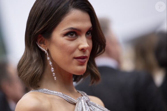 Iris Mittenaere - Montée des marches du film " Le deuxième acte " pour la cérémonie d'ouverture du 77ème Festival International du Film de Cannes, au Palais des Festivals à Cannes. Le 14 mai 2024 © Olivier Borde / Bestimage