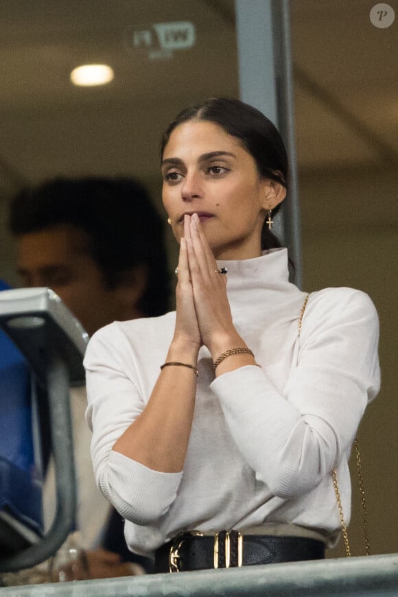 Tatiana Silva et guest dans les tribunes lors du match de qualification pour l'Euro2020 "France - Turquie (1-1)" au Stade de France. Saint-Denis, le 14 octobre 2019. © Cyril Moreau/Bestimage 