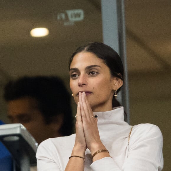 Tatiana Silva et guest dans les tribunes lors du match de qualification pour l'Euro2020 "France - Turquie (1-1)" au Stade de France. Saint-Denis, le 14 octobre 2019. © Cyril Moreau/Bestimage 