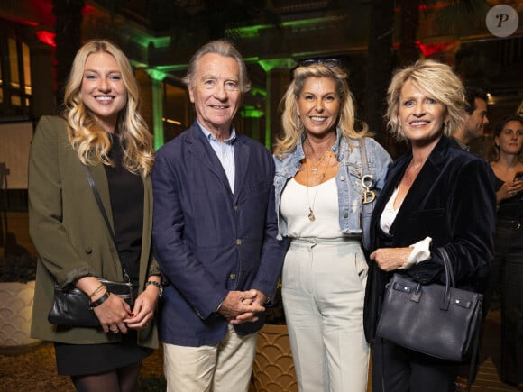 Exclusif - Valentine Sled, William Leymergie, Caroline Margeridon et Sophie Davant lors de l'inauguration du Restaurant & Bar 19.20 by Norbert Tarayre à l'hôtel Prince de Galles à Paris le 10 octobre 2023.Pierre Perusseau / Coadic Guirec / Bestimage