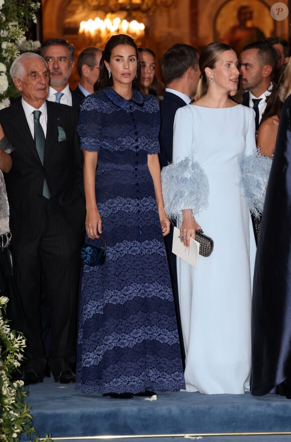 La cérémonie a réuni de nombreuses figures royales européennes. 
Mariage de la princesse Theodora de Grèce et Matthew Kumar en la cathédrale de l'Annonciation à Athènes le 28 septembre 2024 
Théodora de Grèce et Matthew Kumar quittent la cathédrale de l'Annonciation de Sainte-Marie, désormais mari et femme, le 28 septembre 2024, à Athènes, en Grèce. MARIAGE José Ruiz / Europa Press 28/09/2024