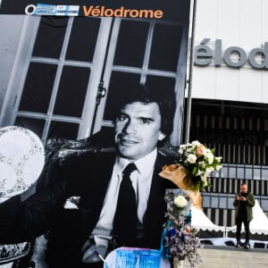 Illustration Hommage à Bernard TAPIE devant l'Orange Vélodrome lors de l'Hommage à Bernard Tapie à l'Orange Vélodrome le 4 octobre 2021 à Marseille, France. Photo par Johnny Fidelin/Icon Sport/ABACAPRESS.COM