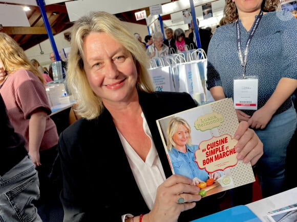 " Je subis en fait ce que la vie me réserve et encore vous ne savez pas tout" a-t-elle confié, visiblement émue.
Luana Belmondo lors de la 41ème Foire du Livre de Brive dans La Halle Brassens, à Brive-la-Gaillarde, France, le 10 novembre 2023. © Fabien Faure/Bestimage