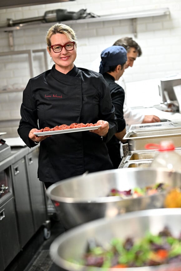 Exclusif - Luana Belmondo, la célèbre cheffe romaine, prend les commandes de la cuisine de Gioia, la célèbre table tropézino-italienne située à Saint-Tropez dont Jean-Roch est le propriétaire. Ici, elle est au restaurant où elle viendra une fois par mois superviser sa brigade.