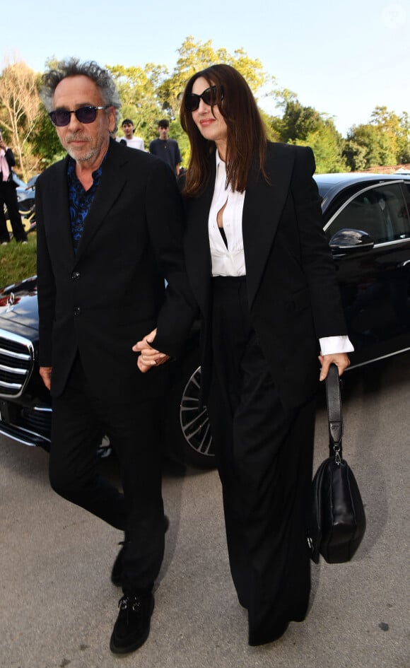 A l'instar de l'actrice italienne Monica Bellucci, et de son compagnon depuis deux ans, le cinéaste Tim Burton.
Lucques : Lucques, S Pancrazio, 28/9/2024, mariage de Luigi Buffon et Ilaria D'Amico à la Villa Oliva, Tim Burton et Monica Bellucci.