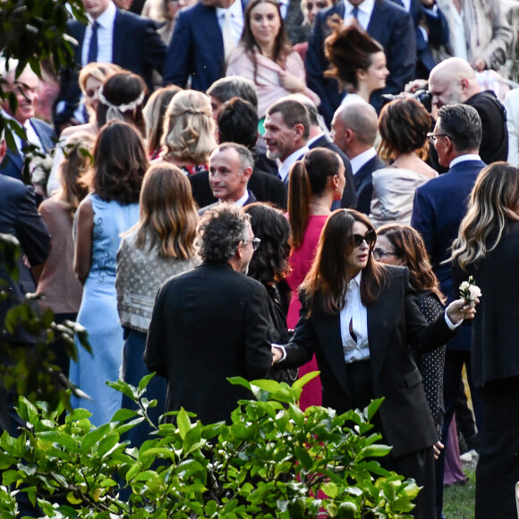 Naturellement, de nombreuses célébrités ont fait le déplacement pour assister aux festivités.
Lucques : Lucques, S Pancrazio, 28/9/2024, mariage de Luigi Buffon et Ilaria D'Amico à la Villa Oliva, au premier plan Monica Bellucci et Tim Burton.
