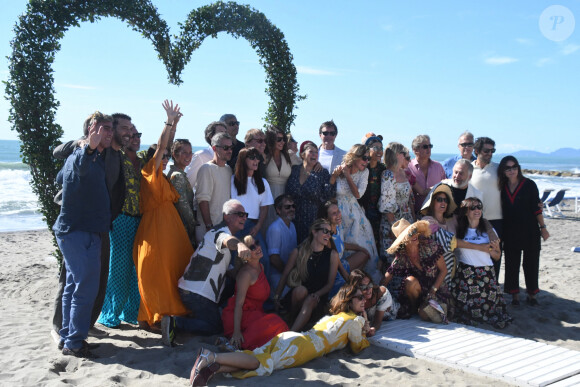 A la station balnéaire familiale, La Romanina, Gigi Buffon et Ilaria D'amico fêtent leur mariage au bord de la mer avec des invités VIP et des amis.