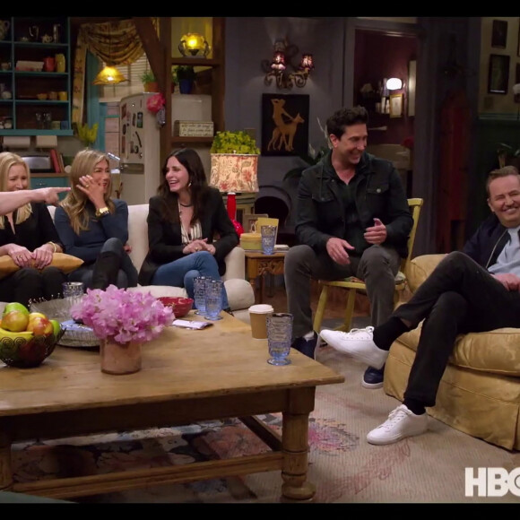 Captures d'écran de l'épisode spécial de Friends, les retrouvailles, diffusé en mai 2021 sur HBO, avec Jennifer Aniston, Courteney Cox, Lisa Kudrow, Matt LeBlanc, Matthew Perry et David Schwimmer