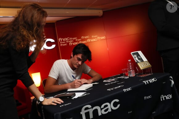 Exclusif - Alain-Fabien Delon dédicace son roman "De la race des seigneurs" aux éditions Stock à la FNAC des Ternes à Paris le 14 février 2019. © Sébastien Valiela/Bestimage  (No Web - No Blog pour suisse et Belgique)