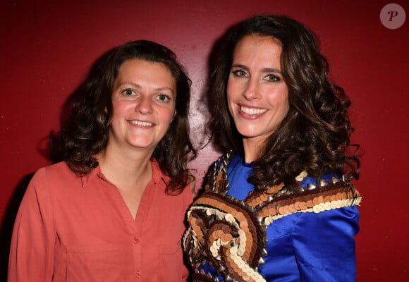 Désormais en couple avec Marie, l'aventurière fourmille de projets...Clémence Castel et sa compagne Marie - Backstage lors du défilé d'ouverture du salon du chocolat 2022 à Paris porte de Versailles le 27 octobre 2022. © Veeren / Pierre Perusseau / Bestimage 