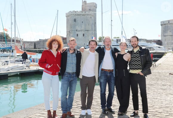 Blandine Bellavoir, Nicolas Duvauchelle, Guillaume Gouix, Christopher Thompson, Lucie Debay, Antoine Gouy - Photocall du film en compétition "Fortune de France" lors de la 26ème Edition du Festival de la Fiction de La Rochelle. Le 13 septembre 2024 © Patrick Bernard / Bestimage