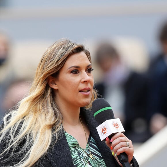 Marion Bartoli, enceinte, lors des internationaux de tennis de Roland Garros à Paris le 4 octobre 2020.