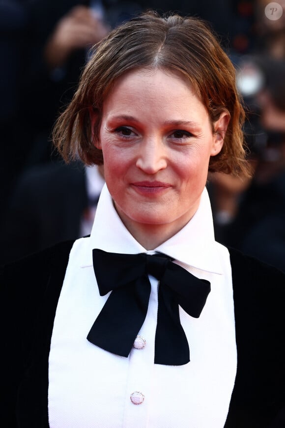 Vicky Krieps a récemment changé de look en se rasant le crâne
Montée des marches pour la cérémonie de clôture du 77ème Festival International du Film de Cannes au Palais des Festivals à Cannes © Beata Zawrzel/ZUMA Press Wire / Bestimage