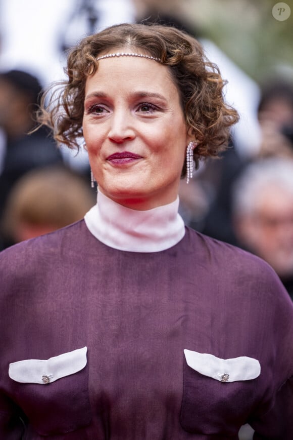 Vicky Krieps - Montée des marches du film " Le deuxième acte " pour la cérémonie d'ouverture du 77ème Festival International du Film de Cannes, au Palais des Festivals à Cannes. Le 14 mai 2024 © Olivier Borde / Bestimage 