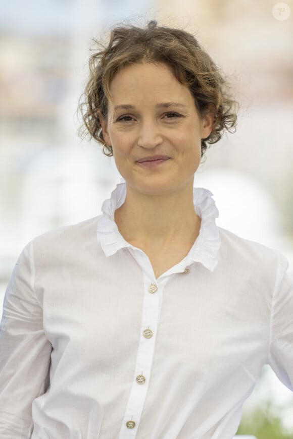 Vicky Krieps, dernière compagne de G. Ulliel - Vicky Krieps au photocall du film Serre-moi fort (Cannes première) lors du 74ème festival international du film de Cannes © Borde / Jacovides / Moreau / Bestimage 