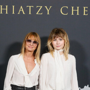 Axelle et sa fille Mitty ne se quittent plus depuis ce drame
Axelle Laffont et sa fille Mitty Hazanavicius au photocall du défilé de mode féminine Shiatzy Chen printemps-été 2025 lors de la Fashion Week de Paris (PFW), à Paris, France © Christophe Clovis/Bestimage 