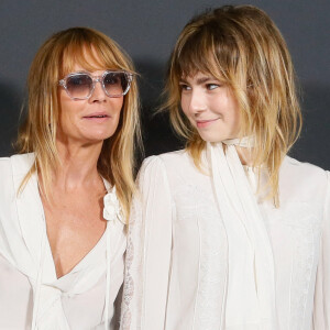 Axelle Laffont et sa fille Mitty Hazanavicius au photocall du défilé de mode féminine Shiatzy Chen printemps-été 2025 lors de la Fashion Week de Paris (PFW), à Paris, France, le 30 septembre 2024. © Christophe Clovis/Bestimage 