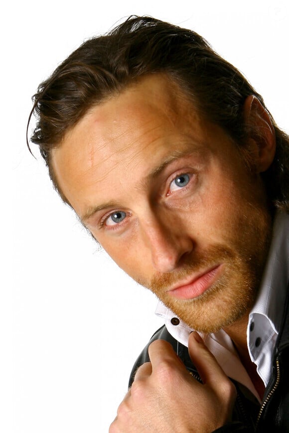 Le présentateur français Franck Delay pose pour notre photographe à Paris, France, en octobre 2007. Photo par VIM/ABACAPRESS.COM
