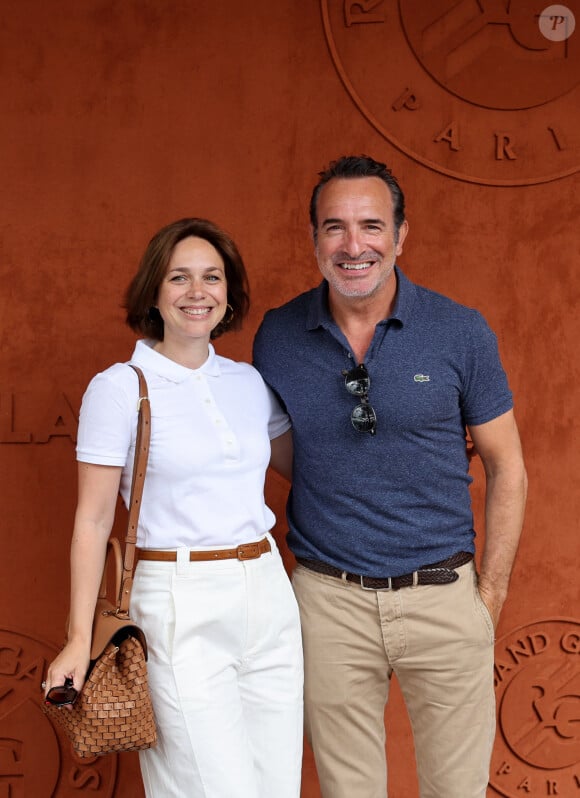 Jean Dujardin et sa femme Nathalie Péchalat au village lors des Internationaux de France de tennis de Roland Garros 2023, à Paris, France, le 11 juin 2023. © Jacovides-Moreau/Bestimage