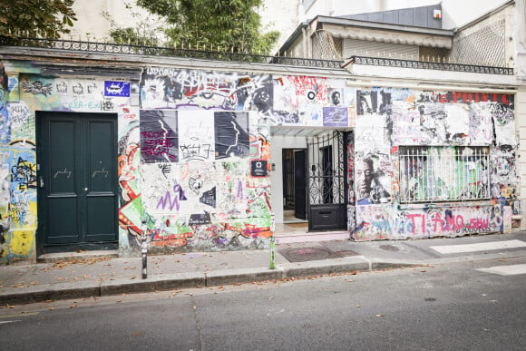 Ouverture au public de la maison de Serge Gainsbourg, rue de Verneuil à Paris, France, le 16 septembre 2023. © Jack Tribeca/Bestimage