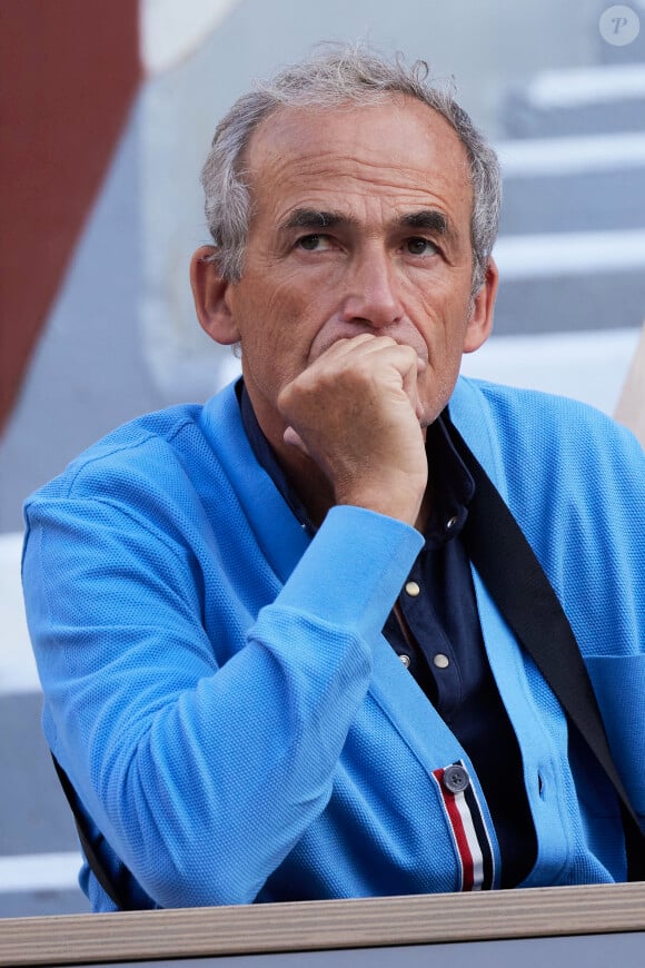 Olivier Kretz (série L'Agence sur TMC et Netflix) - Les célébrités dans les tribunes des Internationaux de France de tennis de Roland Garros 2024 à Paris le 5 juin 2024. © Jacovides-Moreau/Bestimage