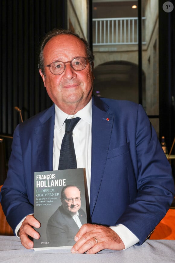 Tout comme l'ancien président de la République François Hollande
François Hollande lors d'une rencontre à la Station Ausone-Librairie Mollat à Bordeaux, à l'occasion de la sortie de son livre "Le défi de gouverner". Le 16 septembre 2024 © Jean-Marc Lhomer / Bestimage