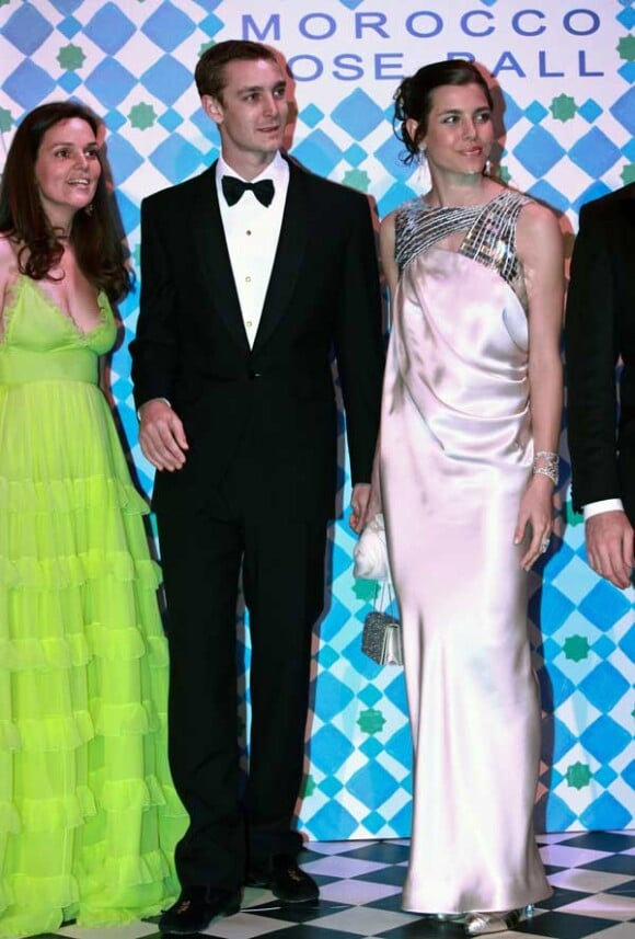 Victoire de Taillac, Pierre Casiraghi et Charlotte Casiraghi au Bal de la Rose 2010, à Monaco