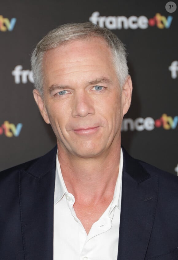 Julien Arnaud au photocall de la conférence de presse de rentrée de France Télévisions à Paris, France, le 4 septembre 2024.