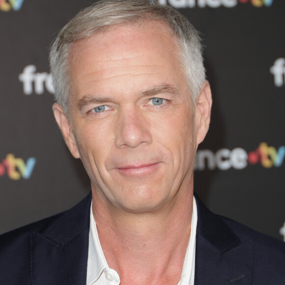 Julien Arnaud au photocall de la conférence de presse de rentrée de France Télévisions à Paris, France, le 4 septembre 2024.