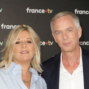 Flavie Flament et Julien Arnaud au photocall de la conférence de presse de rentrée de France Télévisions à Paris, France, le 4 septembre 2024.