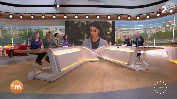 Charlotte Le Bon interviewée par Julien Arnaud et Flavie Flament dans Télématin, le lundi 7 octobre