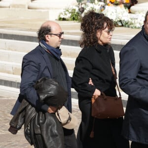 Isabelle Mergault and Jean-Louis Barcelona - Les obsèques de Michel Blanc, le jeudi 10 octobre 2024 à l'église Saint-Eustache, à Paris