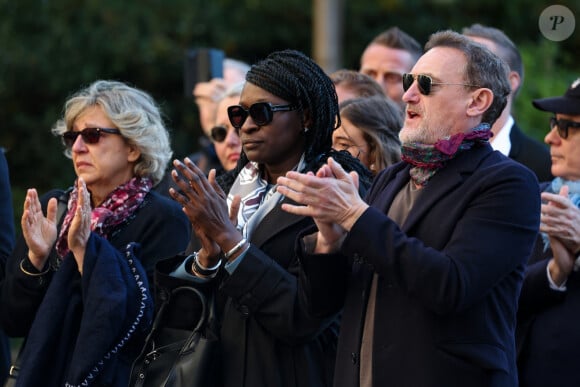 Ramatoulaye Diop, la compagne du défunt, Jean-Paul Rouve - Sortie des Obsèques de Michel Blanc en l'église Saint-Eustache à Paris, le 10 octobre 2024. © Moreau / Jacovides / Bestimage