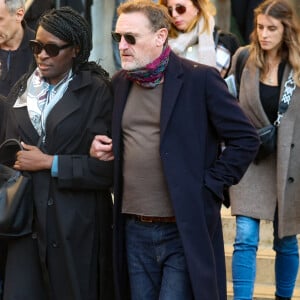 Ramatoulaye Diop, la compagne du défunt, et Jean-Paul Rouve - Sortie des Obsèques de Michel Blanc en l'église Saint-Eustache à Paris, le 10 octobre 2024. © Moreau / Jacovides / Bestimage