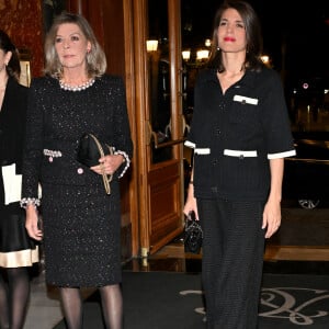 Sans oublier Charlotte Casiraghi, née de son mariage avec Stefano Casiraghi. Toutes de noir vêtues, ces dernières ont naturellement attiré tous les regards avec leur allure.
La princesse Caroline de Hanovre, Charlotte Casiraghi lors de la cérémonie de proclamation de l'édition 2024 des Prix de la Fondation Prince Pierre à l'opéra Garnier à Monaco, le 8 octobre 2024. © Bruno Bebert / Bestimage