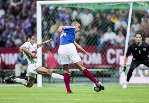 David Trezeguet (France) lors du match amical international entre la France et l'Algérie au Stade de France, Paris, France, le 6 octobre 2001 à Paris, France. Photo par Eric Renard/Onze/Icon Sport/ABACAPRESS.COM