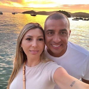 Depuis que Belen l'a quitté, l'ancien joueur a retrouvé l'amour...David Trézeguet avec son fils et sa nouvelle compagne.