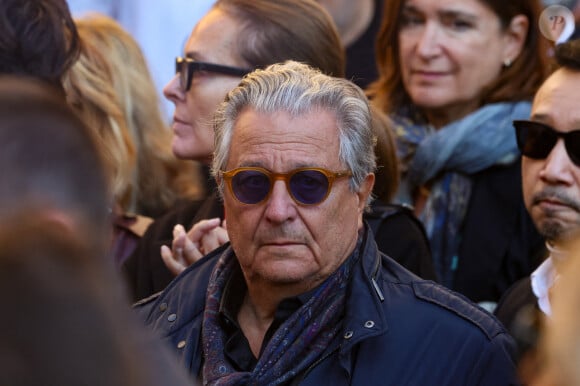 Carole Bouquet, Christian Clavier, saisi par l'émotion - Sortie des Obsèques de Michel Blanc en l'église Saint-Eustache à Paris, le 10 octobre 2024. © Moreau / Jacovides / Bestimage